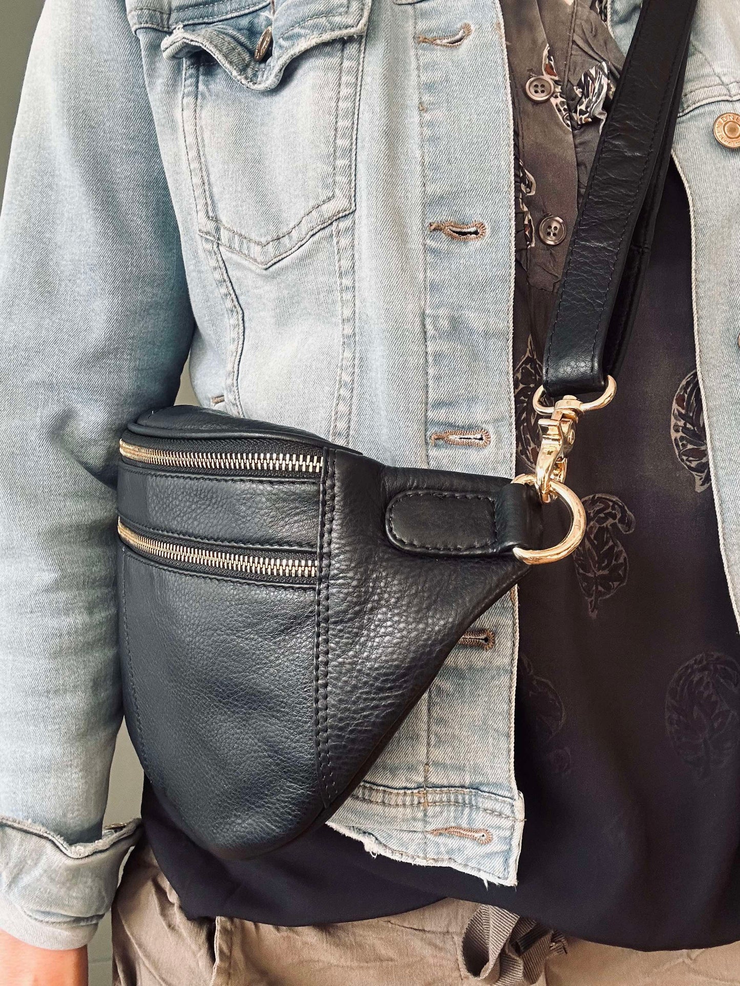 Bumbag Astrid - Black / Gold