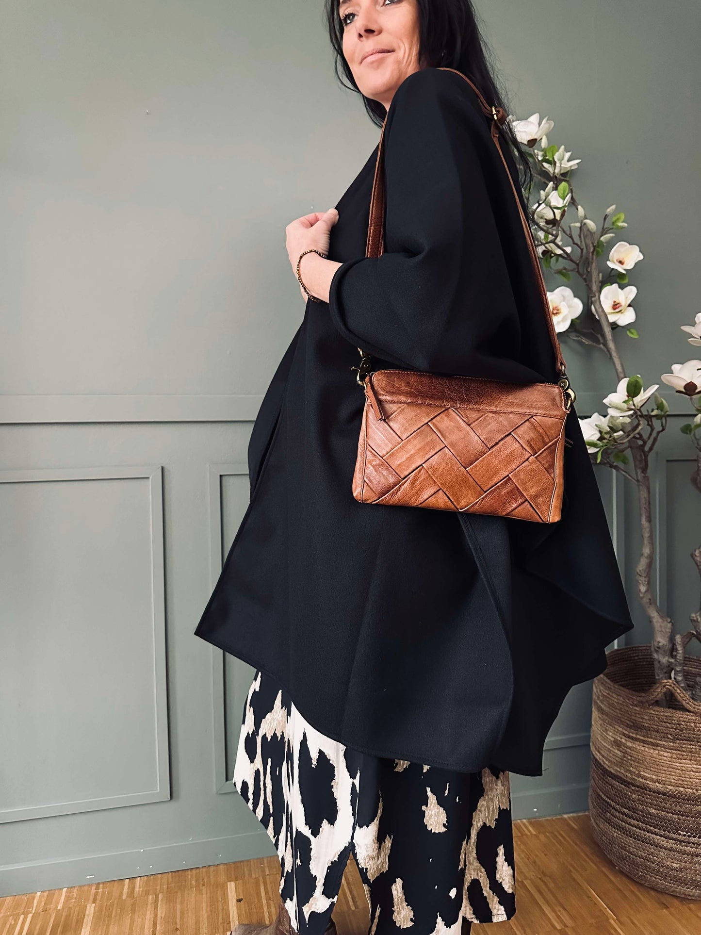 Poncho Black