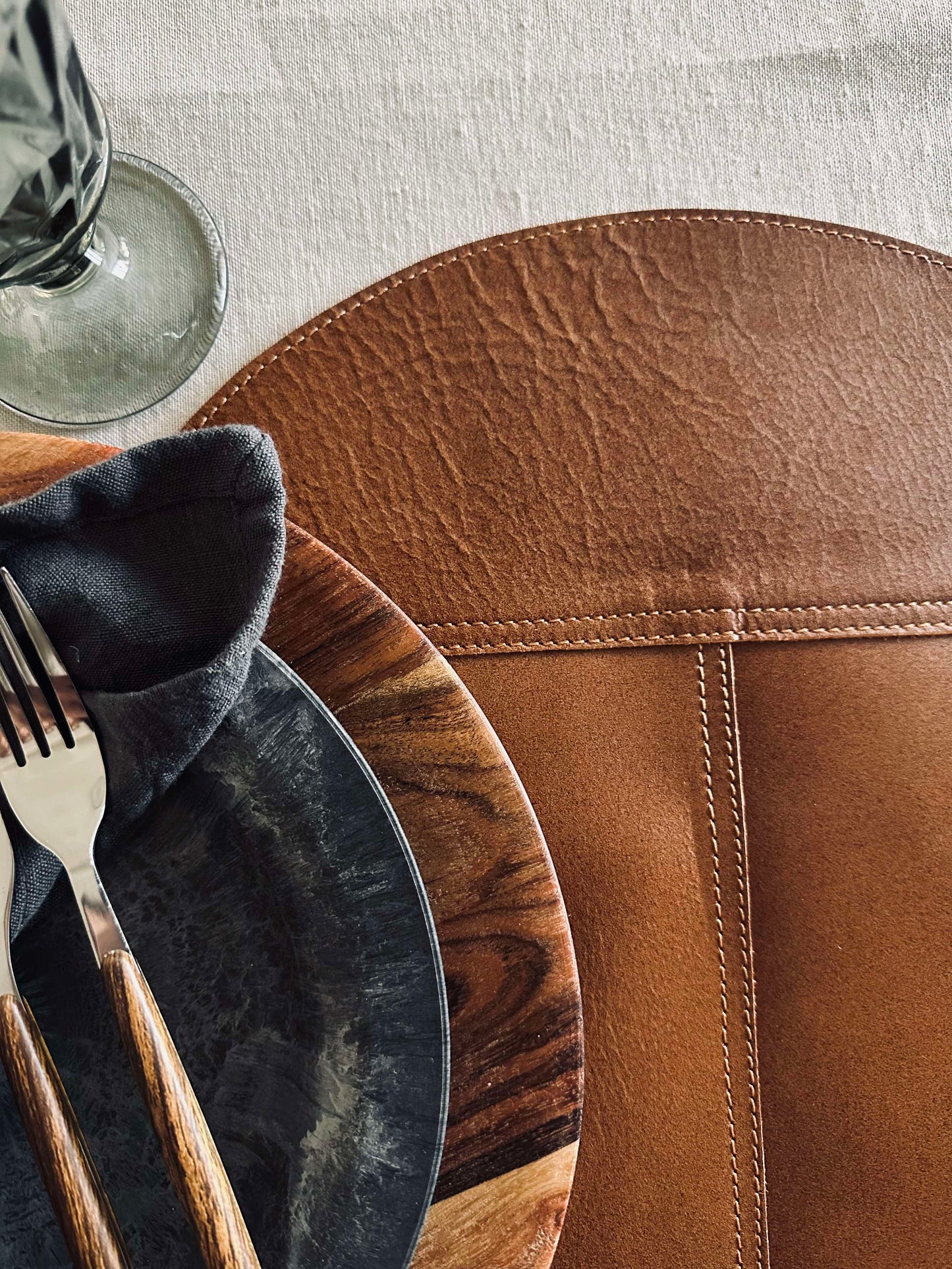 Dækkeserviet læder - Cognac dia 38