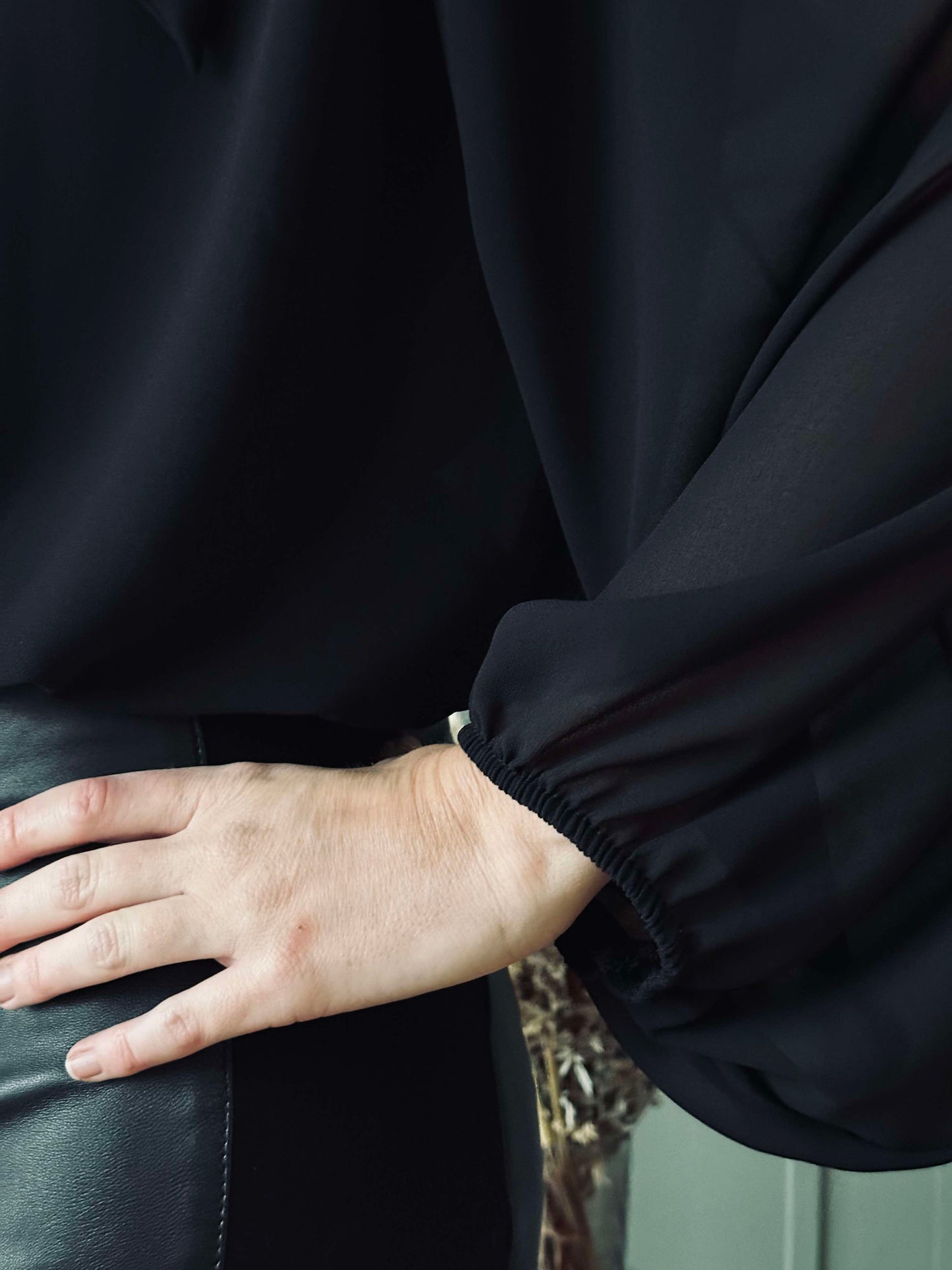 Bluse m. Sløjfe - Black