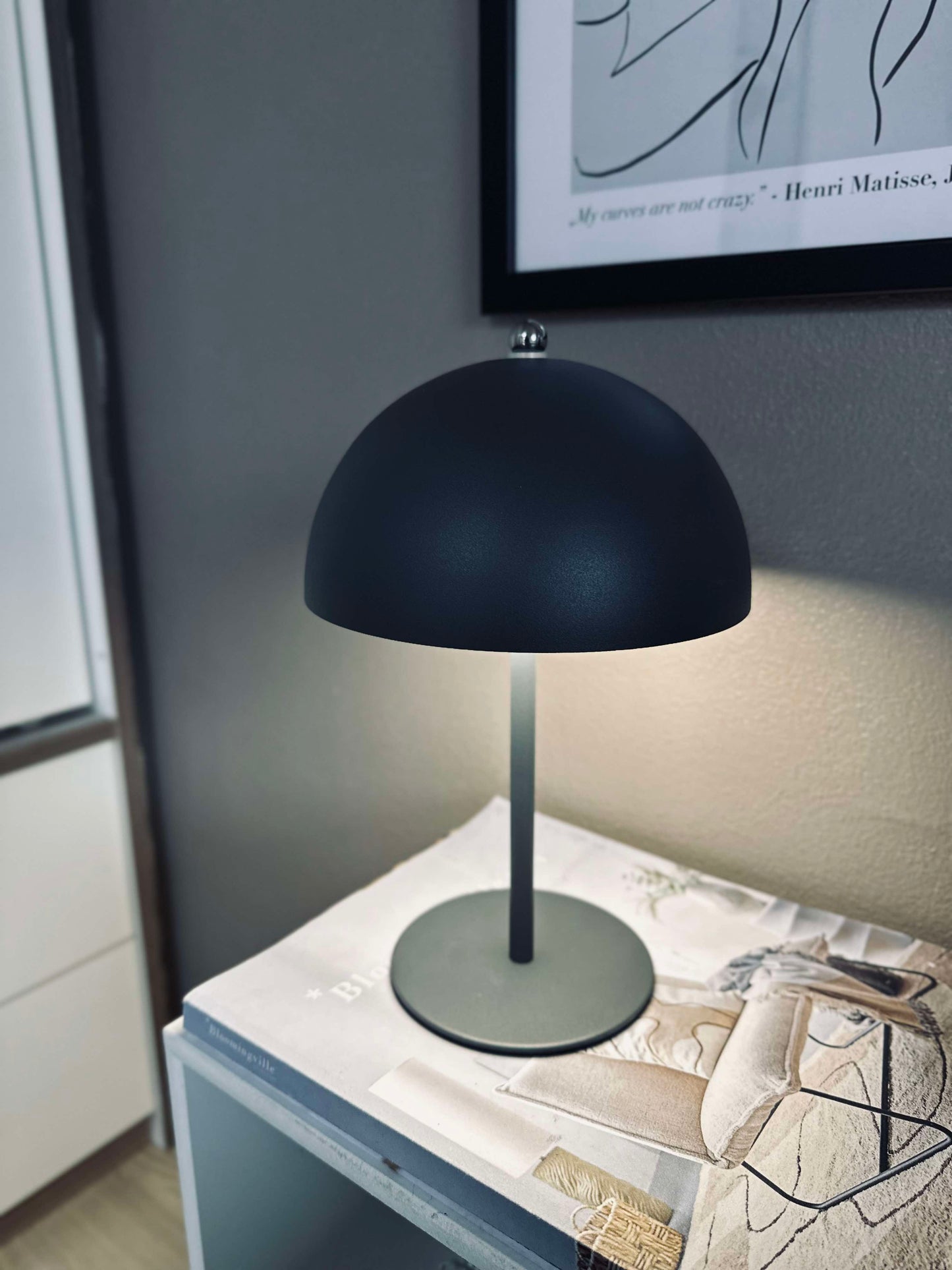 LED touch bordlampe, beige og grå