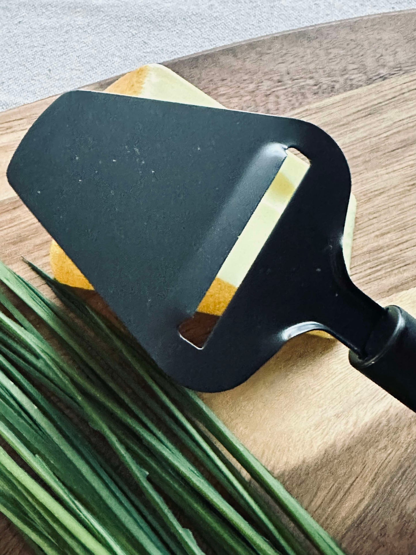 Ostehøvl 21cm sort