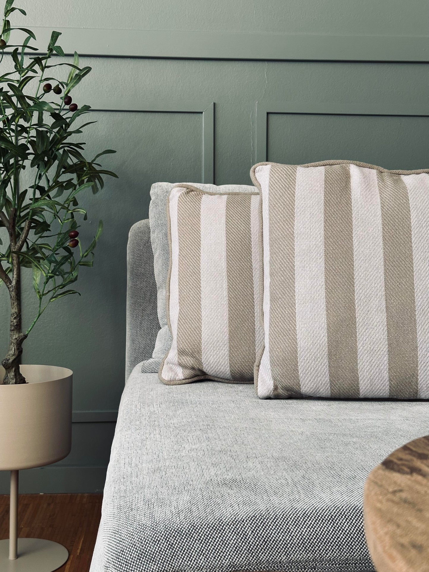 Pude med fyld Natur / salvie - 60x40