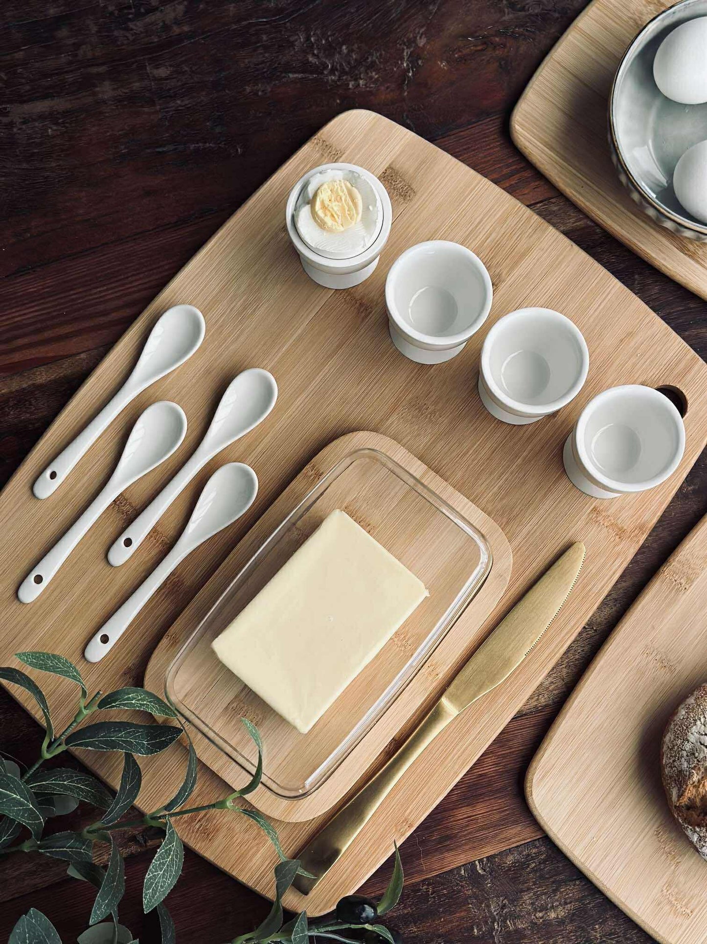 Æggebæger i porcelæn - 4 stk med skeer