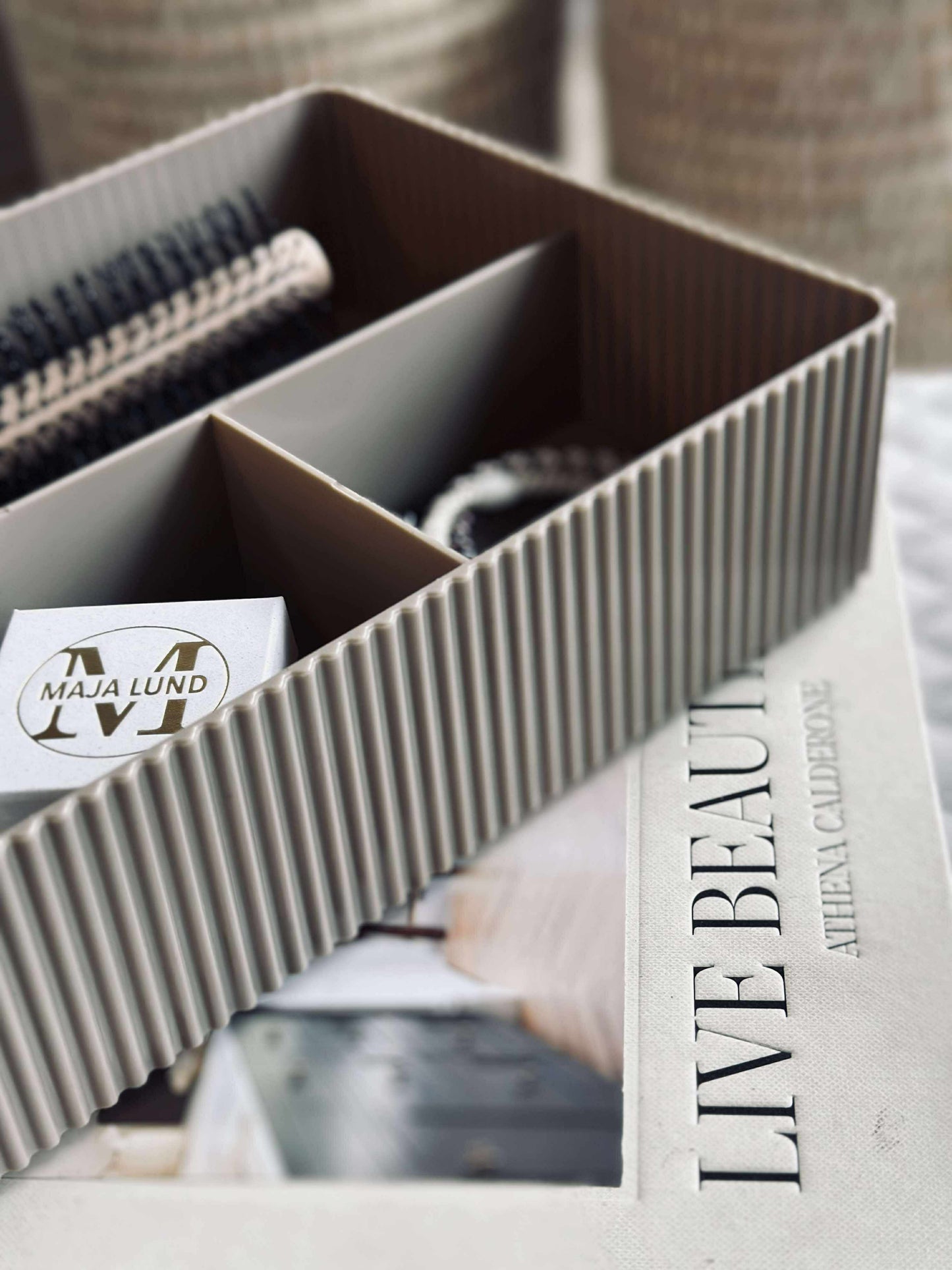 Makeup organiser med rumopdeling - Taupe