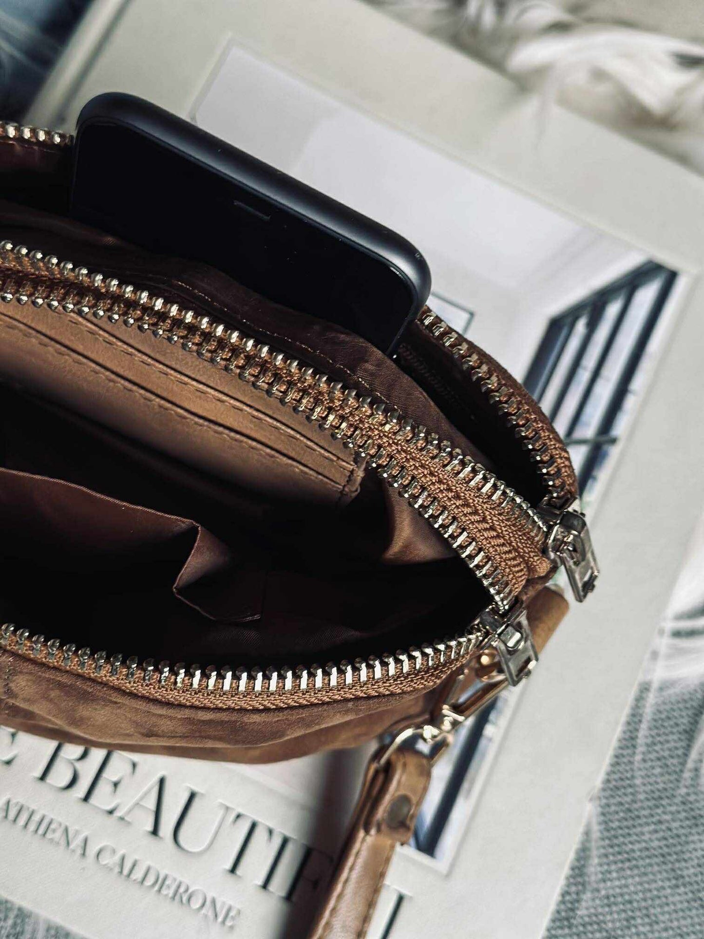 Crossbody clutch ALICE - Ruskind caramel
