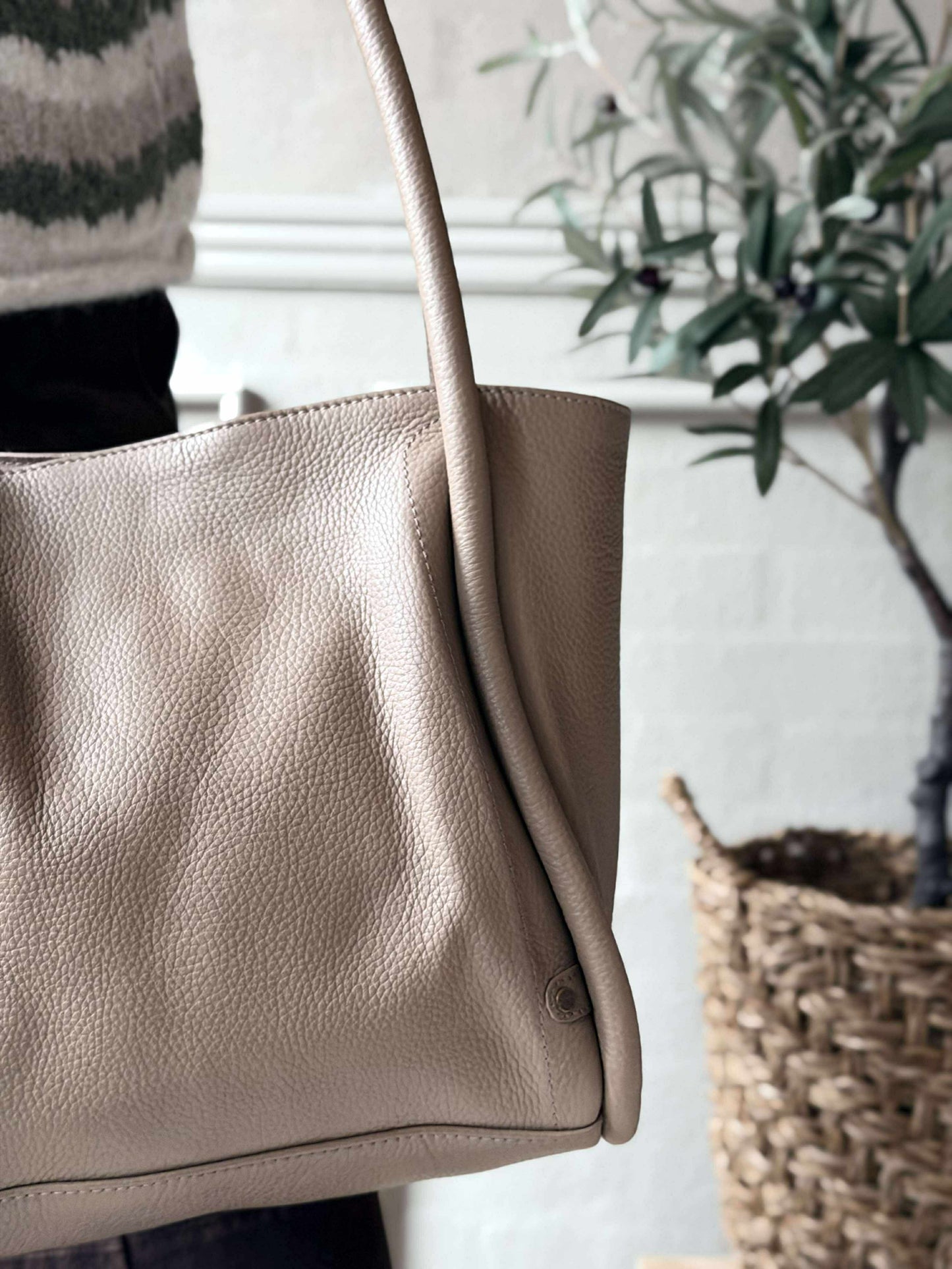 Skuldertaske Taupe