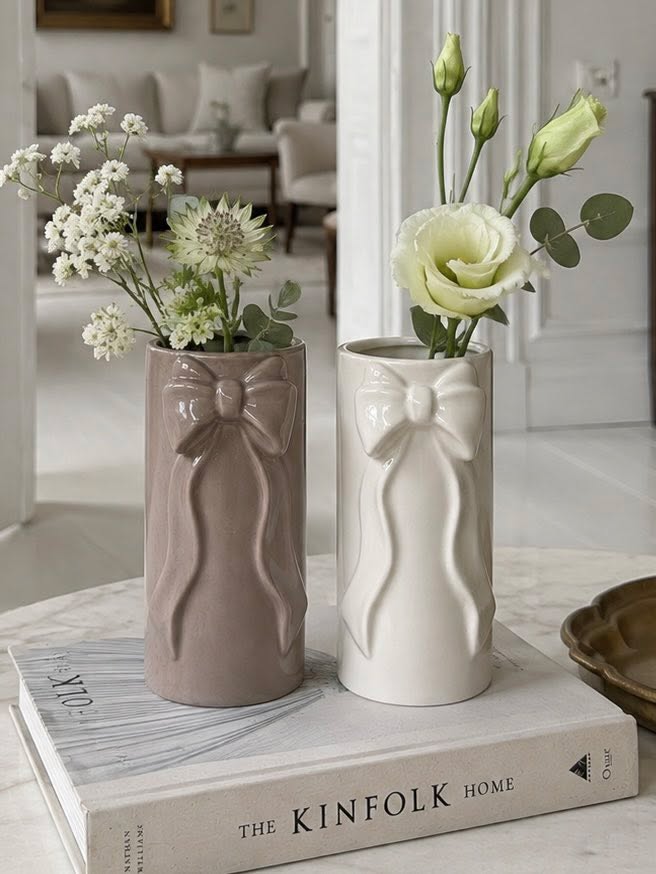Vase med sløjfe - White