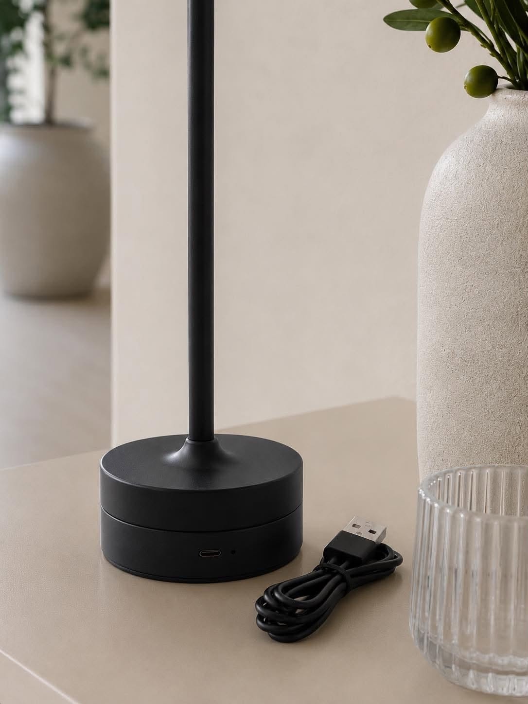 LED Bordlampe genopladelig – Lux Black