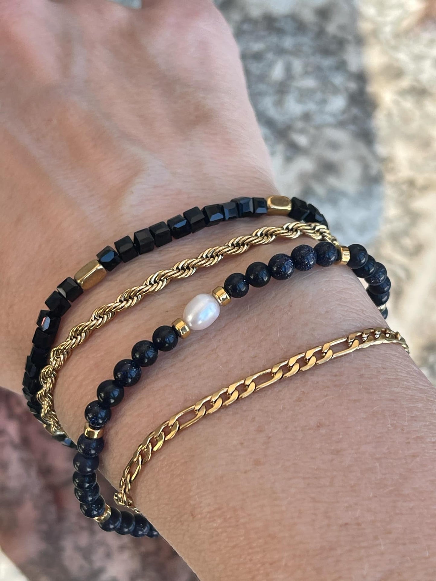 Armbånd Erika black - Sæt med 4 armbånd