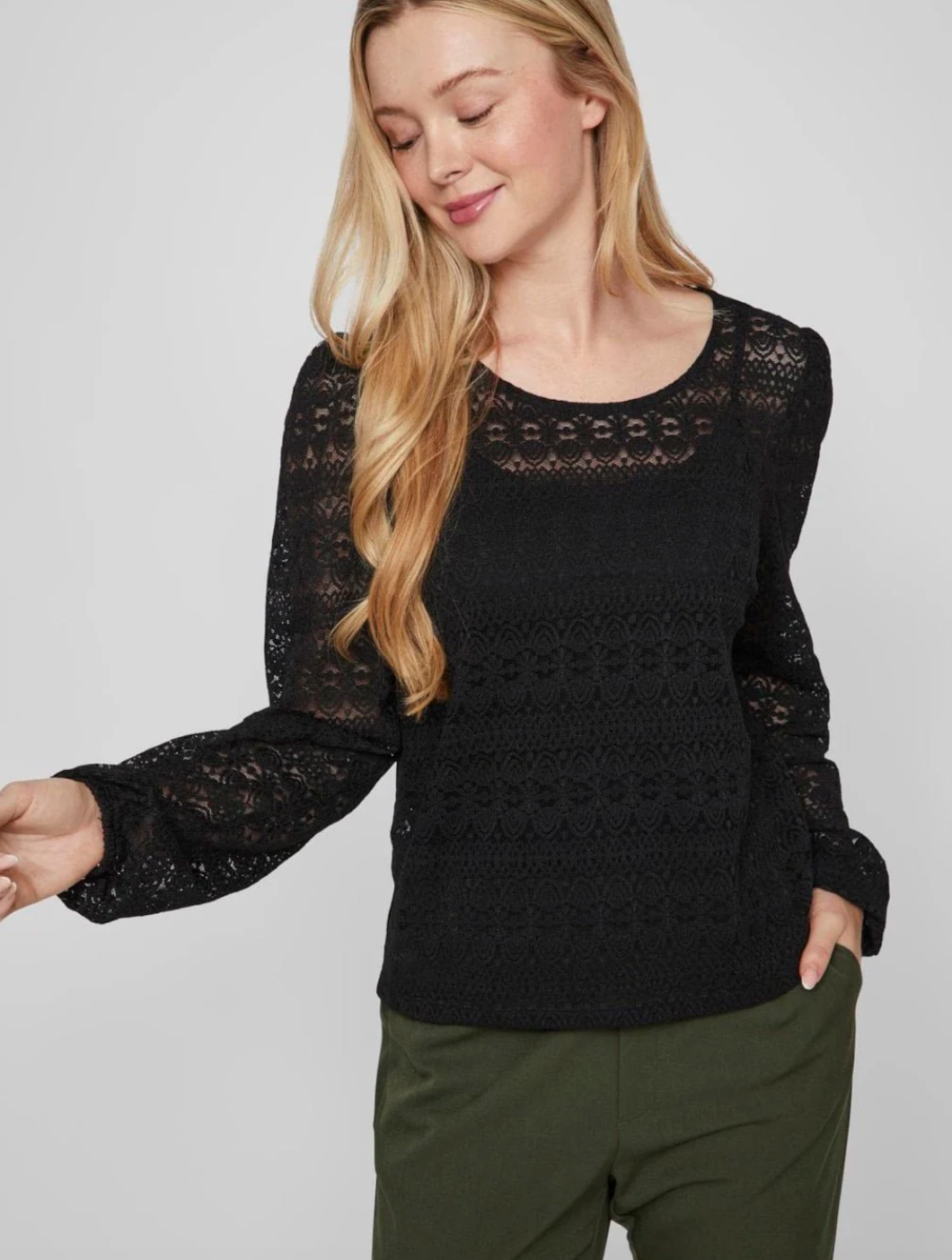 Bluse med blonde - Chikka Black