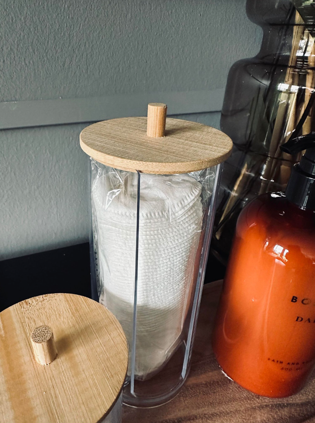Makeup organizer - Akryl med bambuslåg