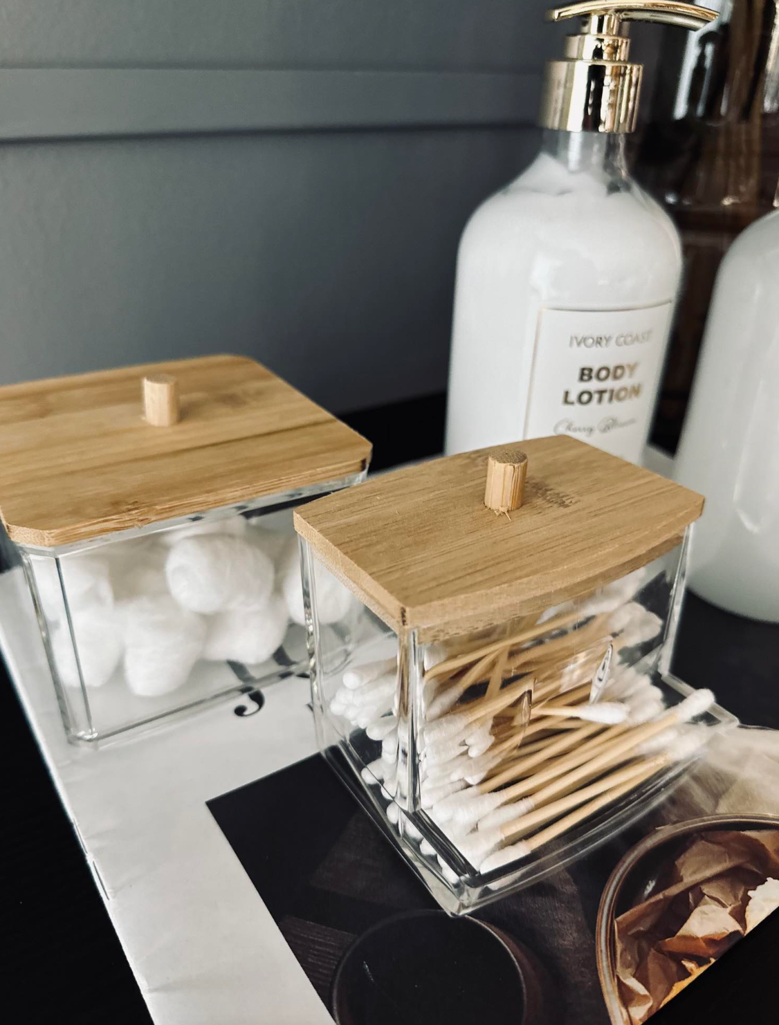 Makeup organizer - Akryl med bambuslåg