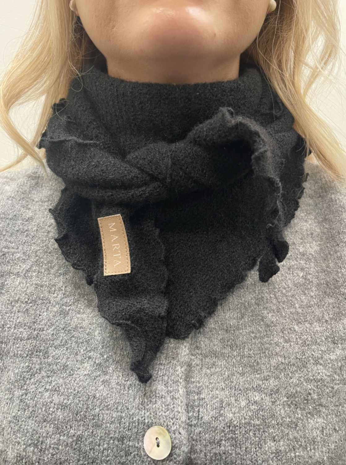 Tørklæde Agnete black