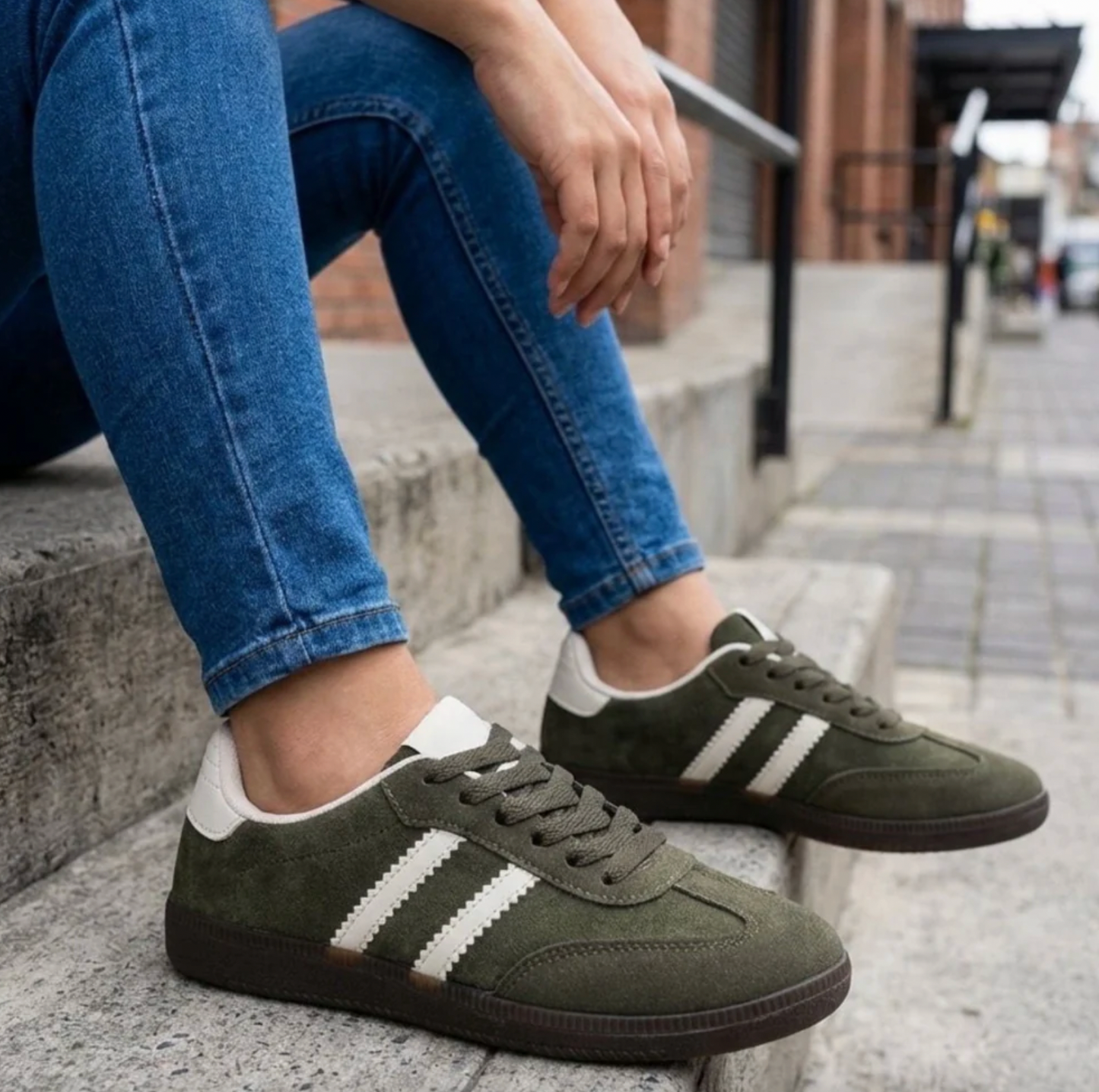 Sneakers green