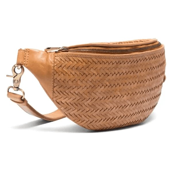 Bæltetaske IRIS med smukt flet - cognac - VIAMAJA.DK