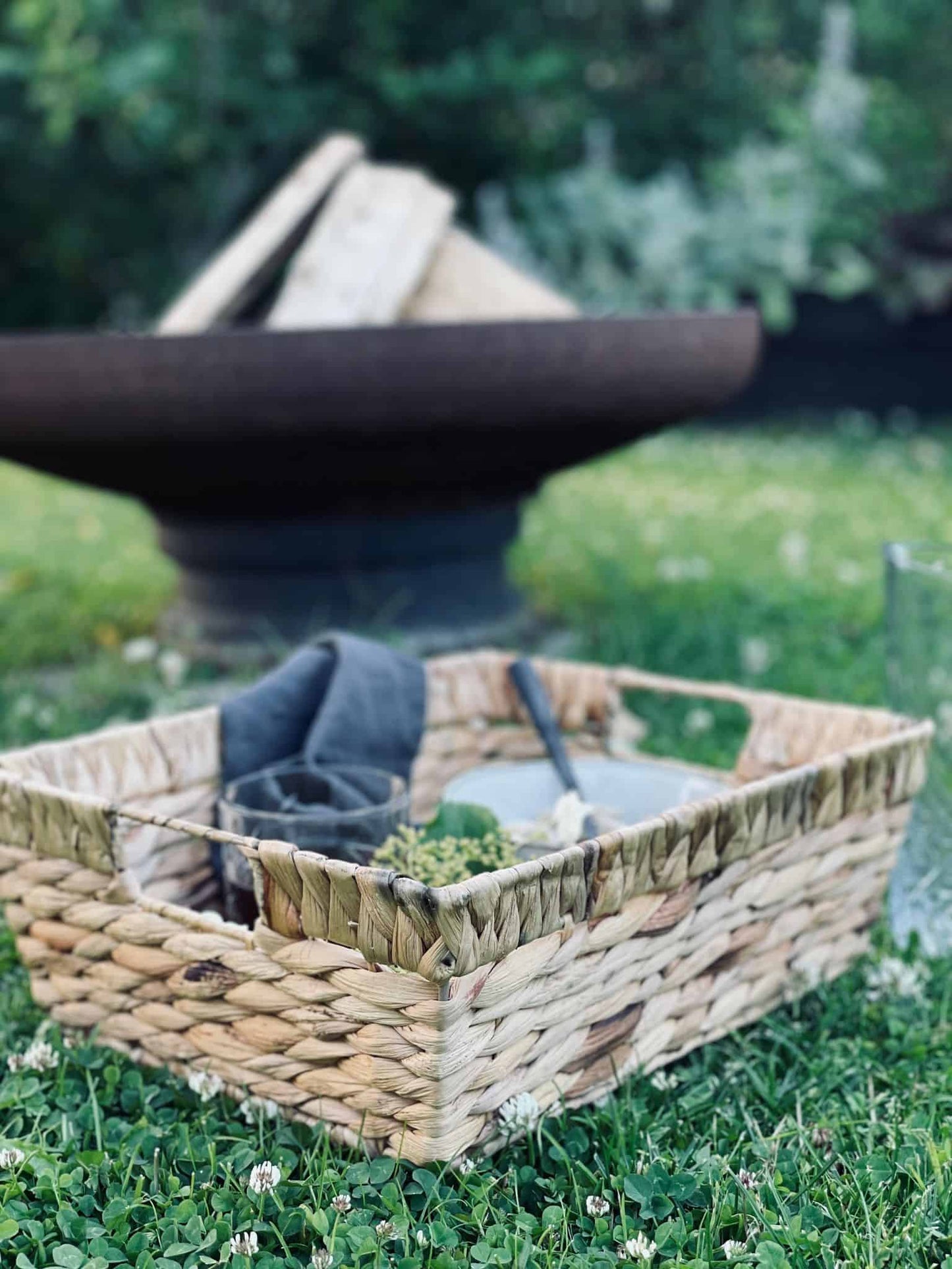 Bakke med høj kant - Natur - VIAMAJA.DK