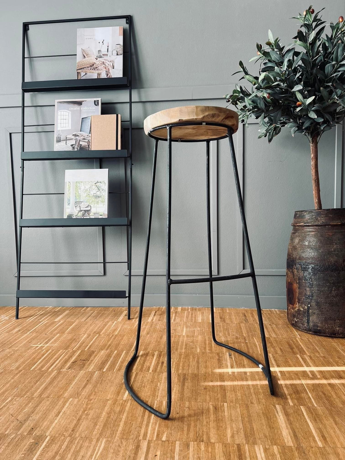 Barstol i teak og jern - H 79cm - VIAMAJA.DK