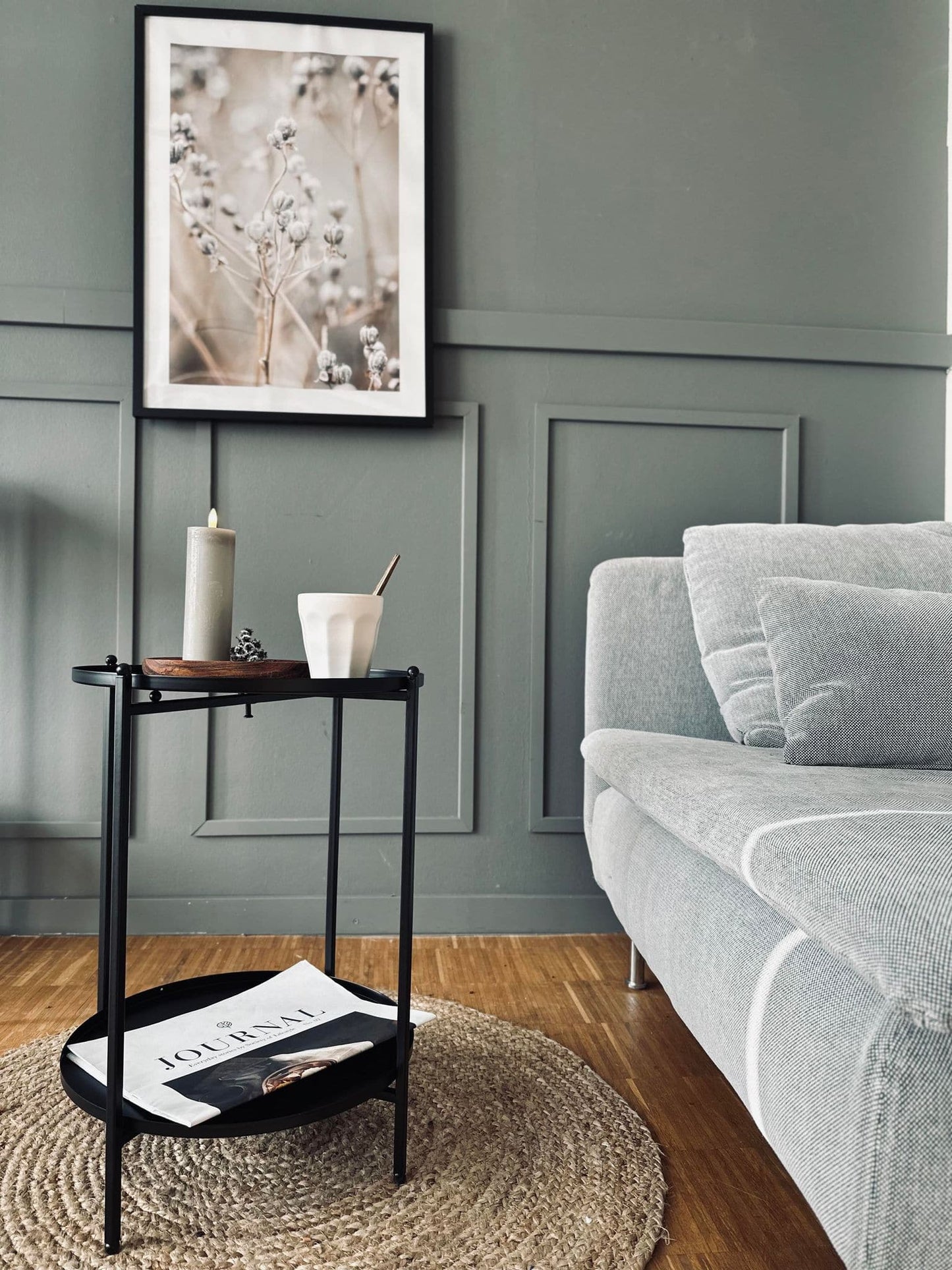 Bord med hylde - Mat sort dia 35cm - VIAMAJA.DK