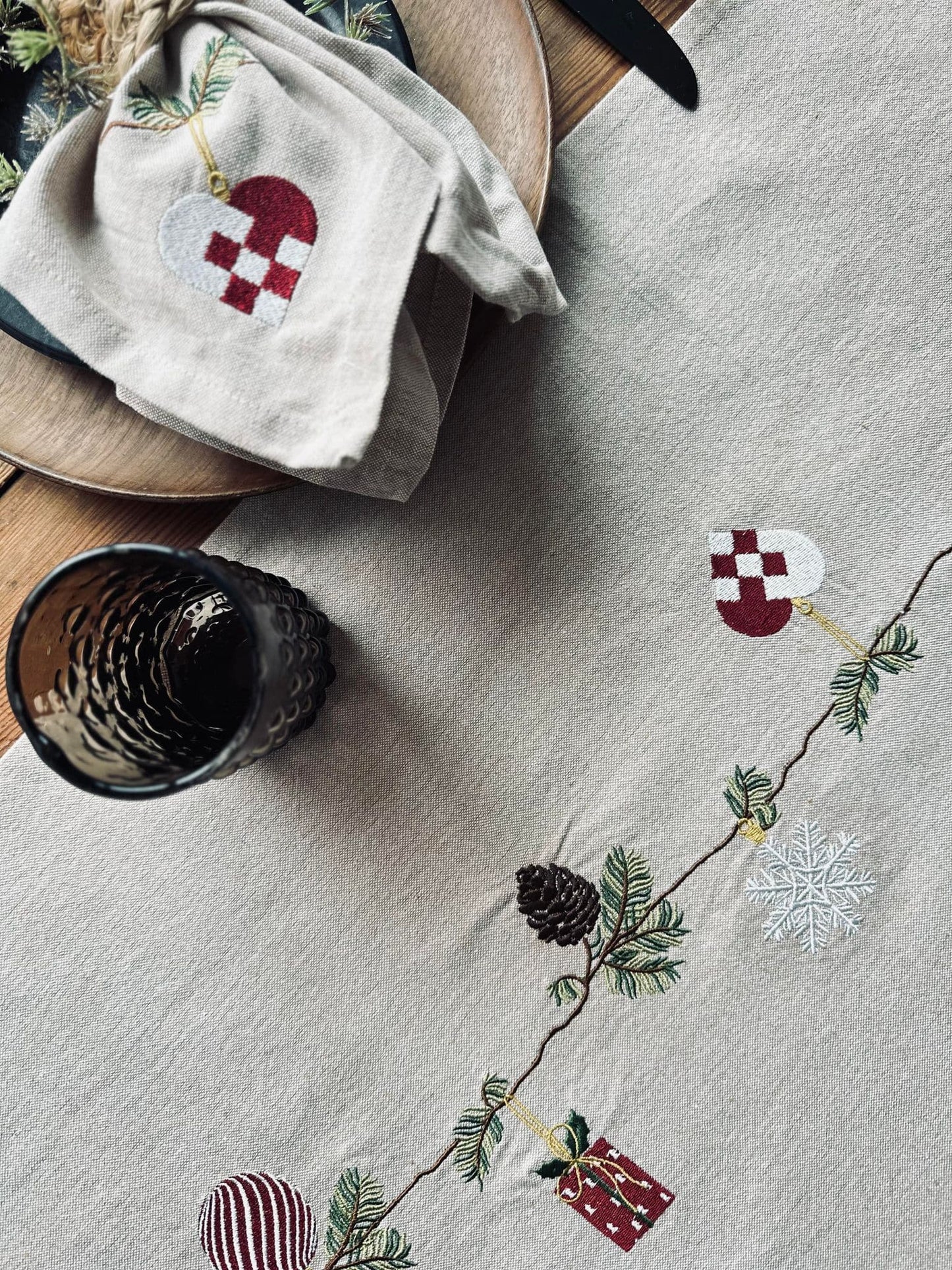 Bordløber Jul Nostalgi 40x140cm - VIAMAJA.DK