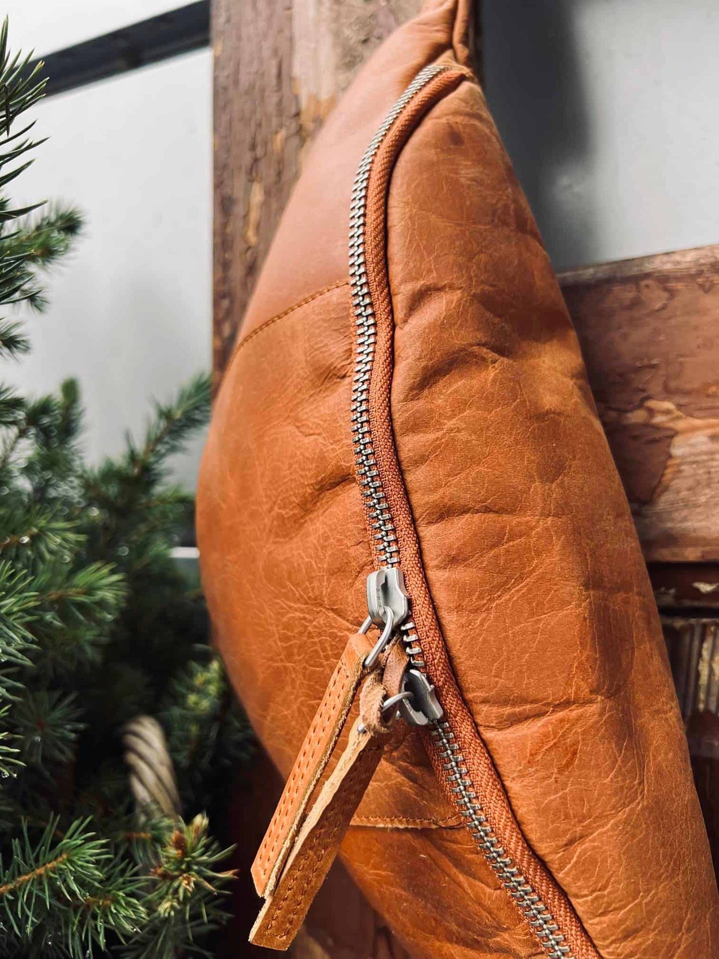 Bumbag i cognac bøffelskind - VIAMAJA