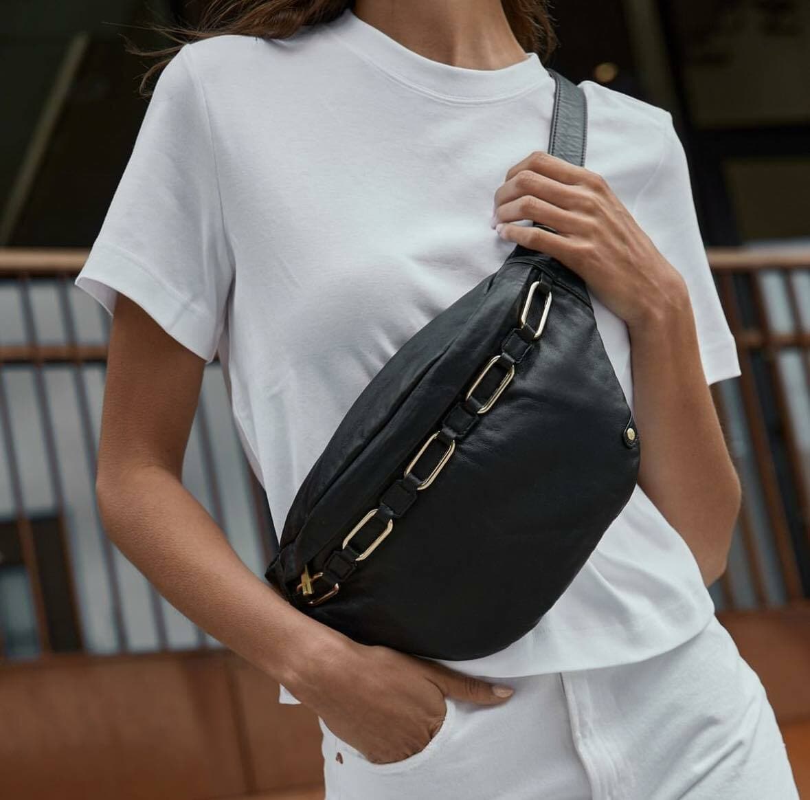 Bumbag Paula Gold i blødt lammeskind - VIAMAJA.DK