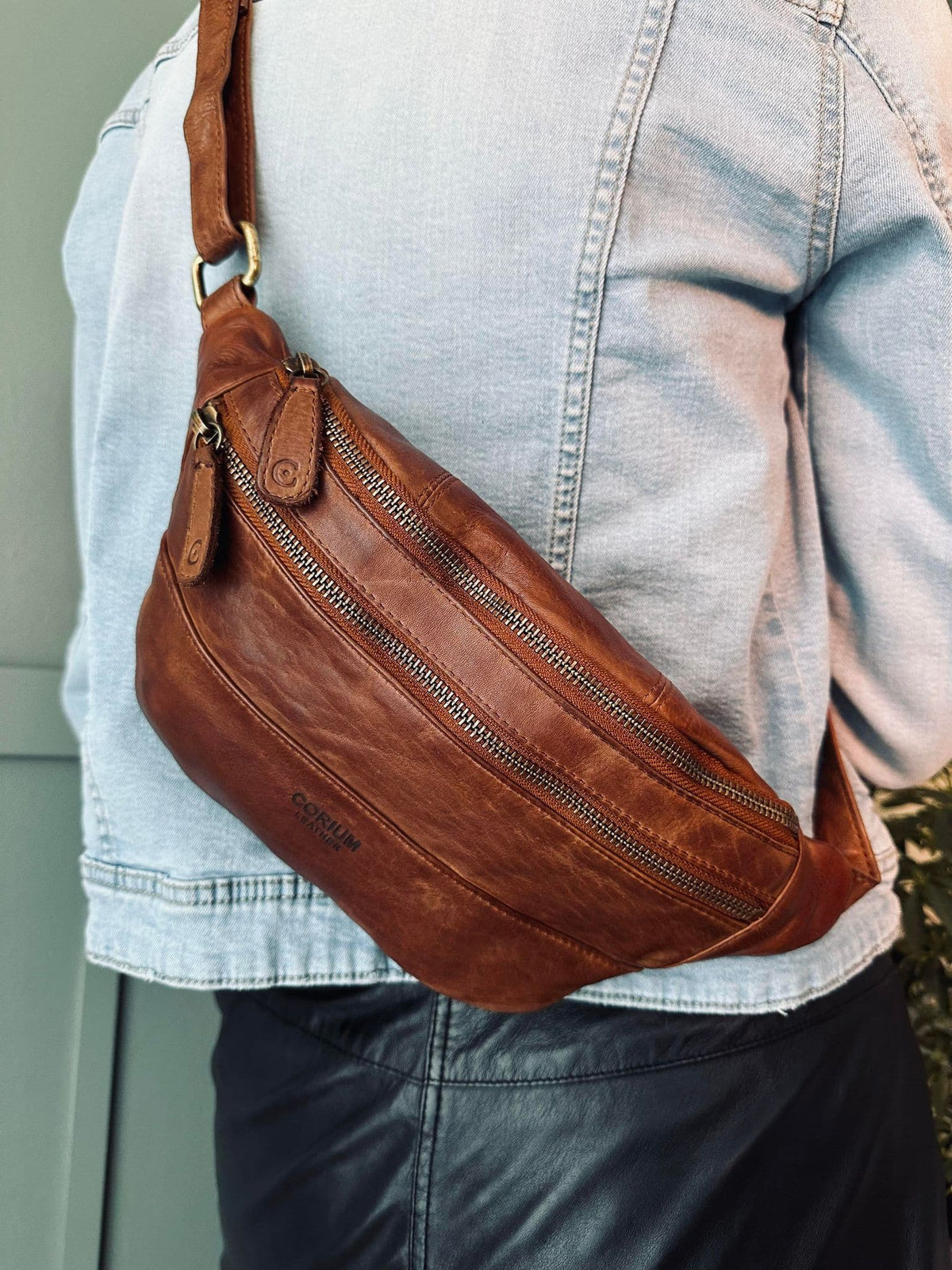 Bumbag washed cow – Cognac - VIAMAJA.DK
