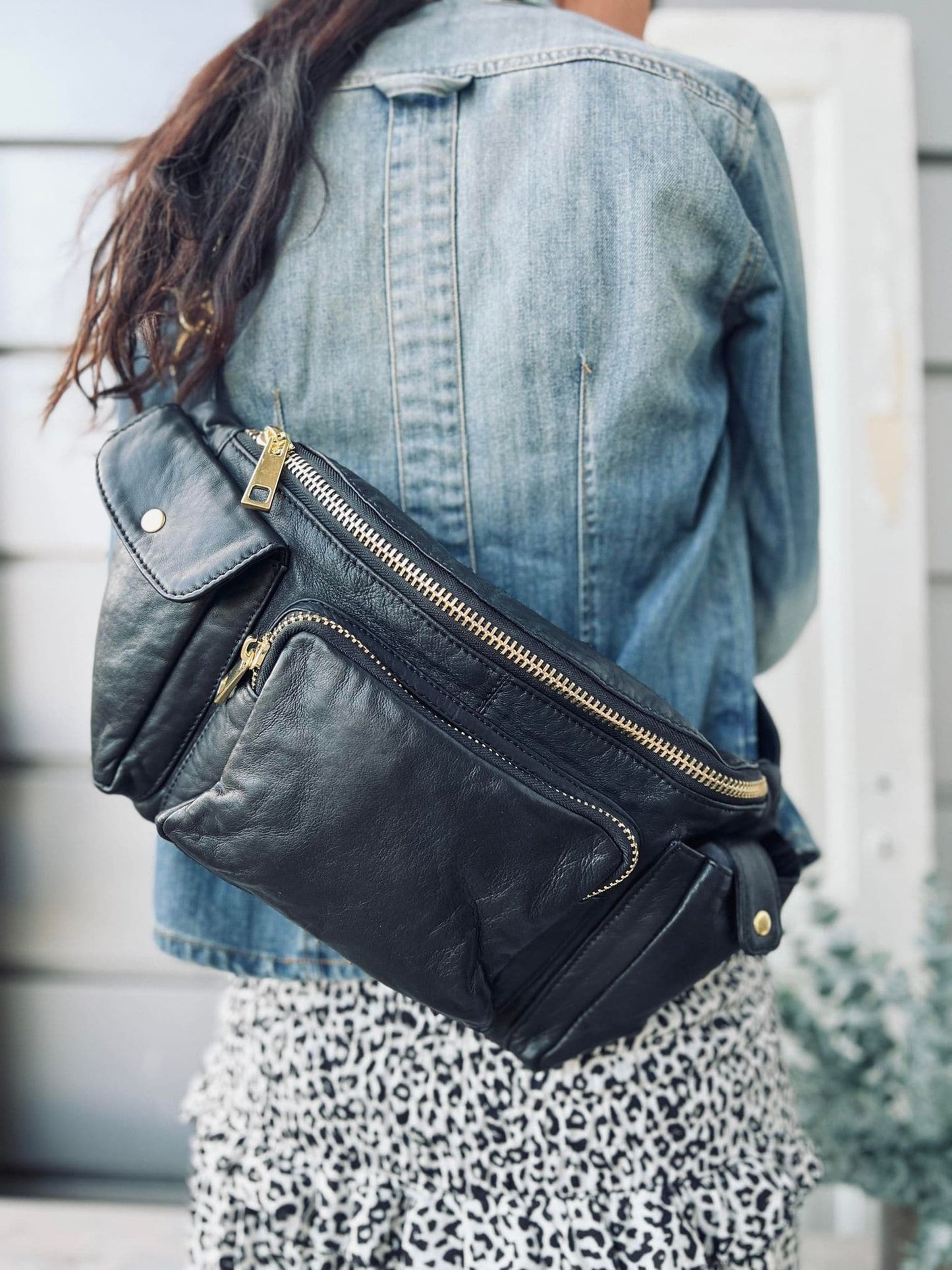 Cool XL bumbag - Black / GOLD - VIAMAJA