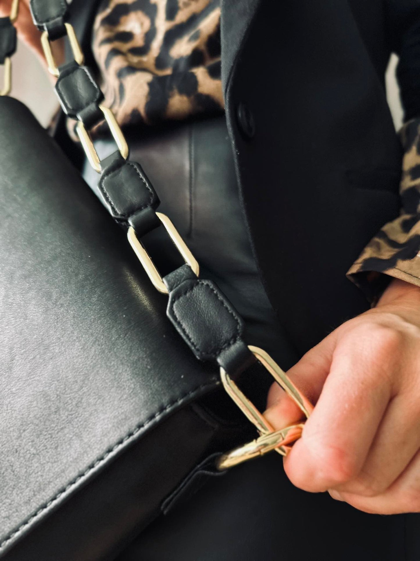 Crossbody Black lady - VIAMAJA.DK