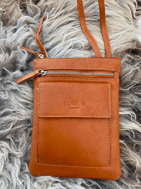 Crossbody / mobiltaske - Nordic Cognac - VIAMAJA.DK