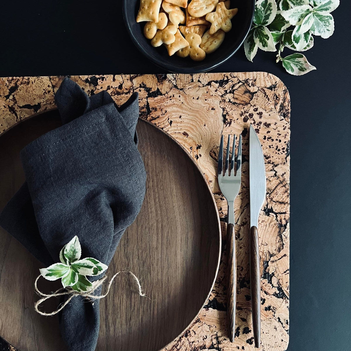 Dækkeserviet kork – Fjord black firkantet 30x40 - VIAMAJA.DK