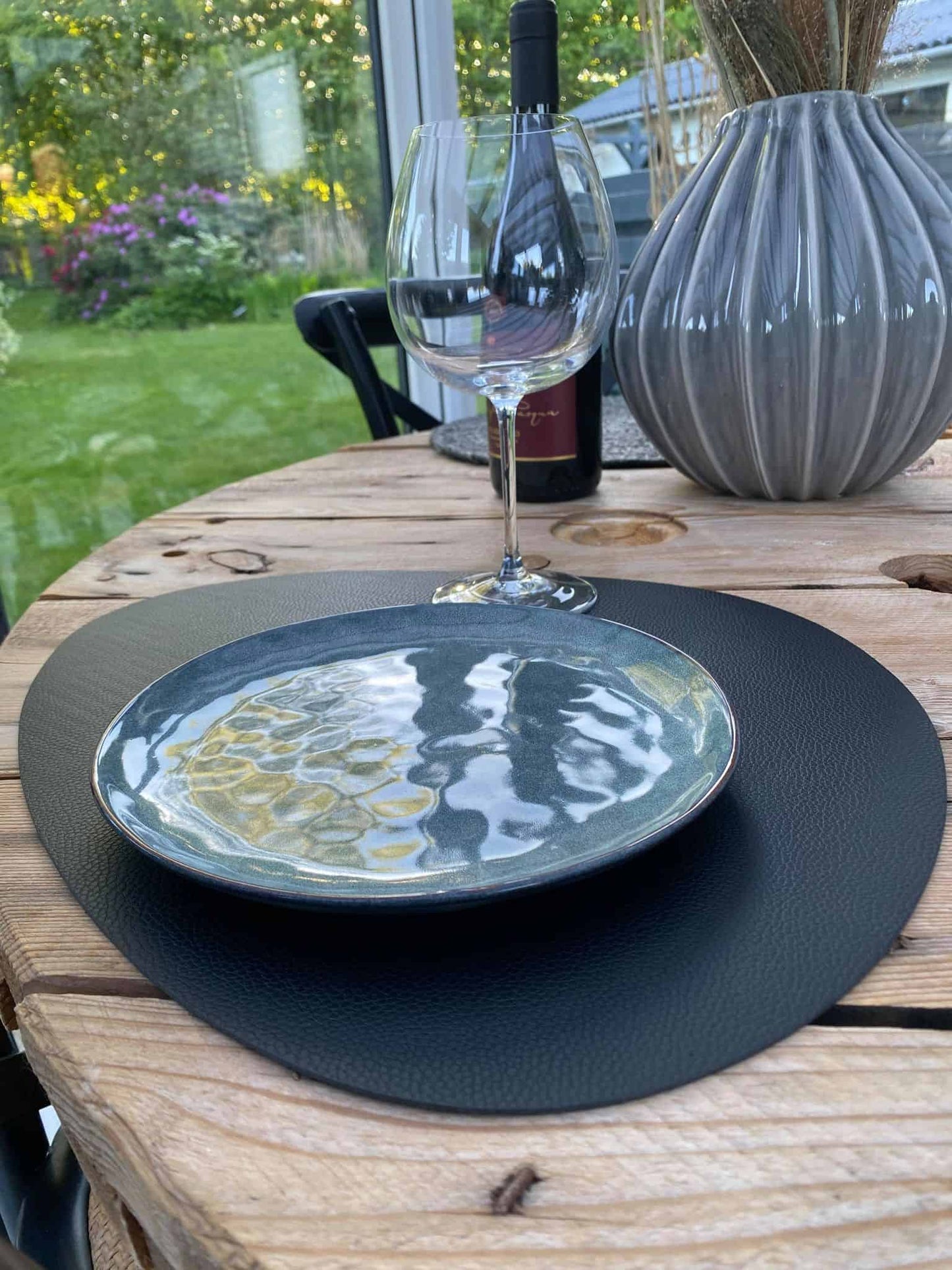 Dækkeserviet – Oval Sort - VIAMAJA.DK