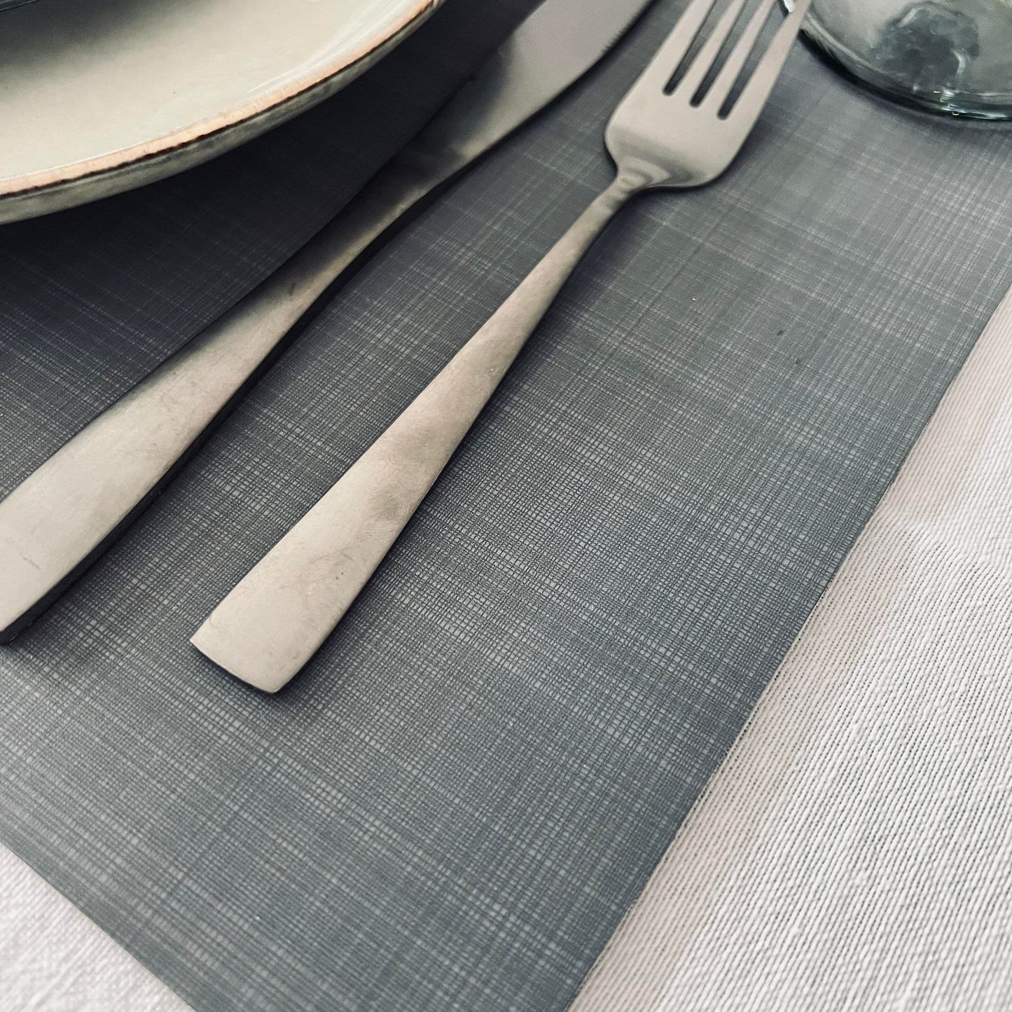 Dækkeserviet - VITA Dark grey - VIAMAJA.DK