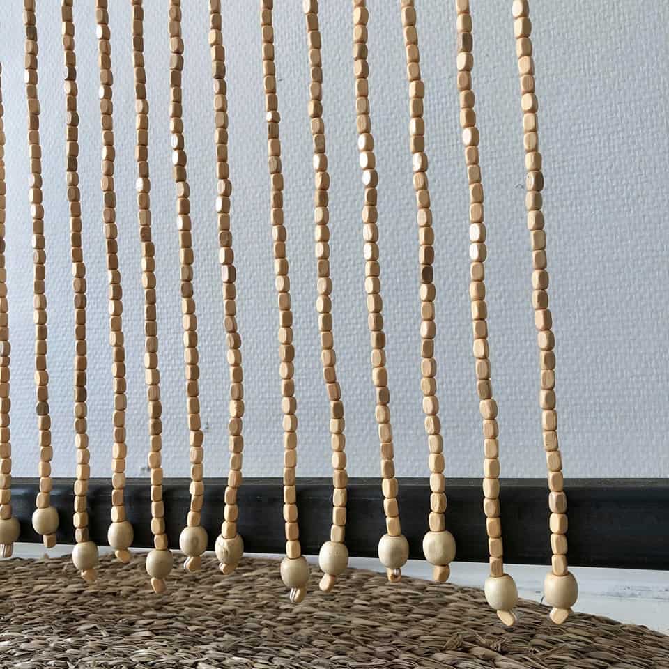 Forhæng i natur træperler - 42 strenge - VIAMAJA