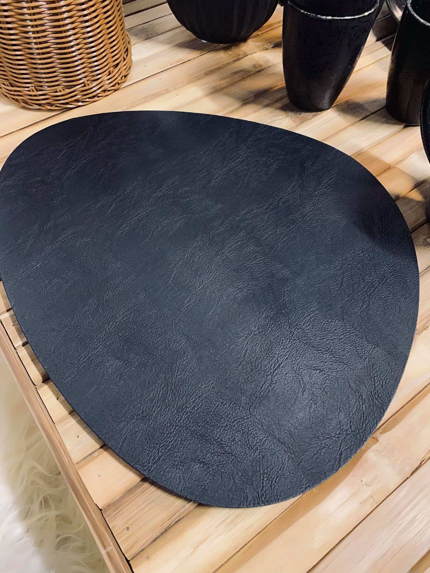 Formet dækkeserviet – Sort - VIAMAJA.DK