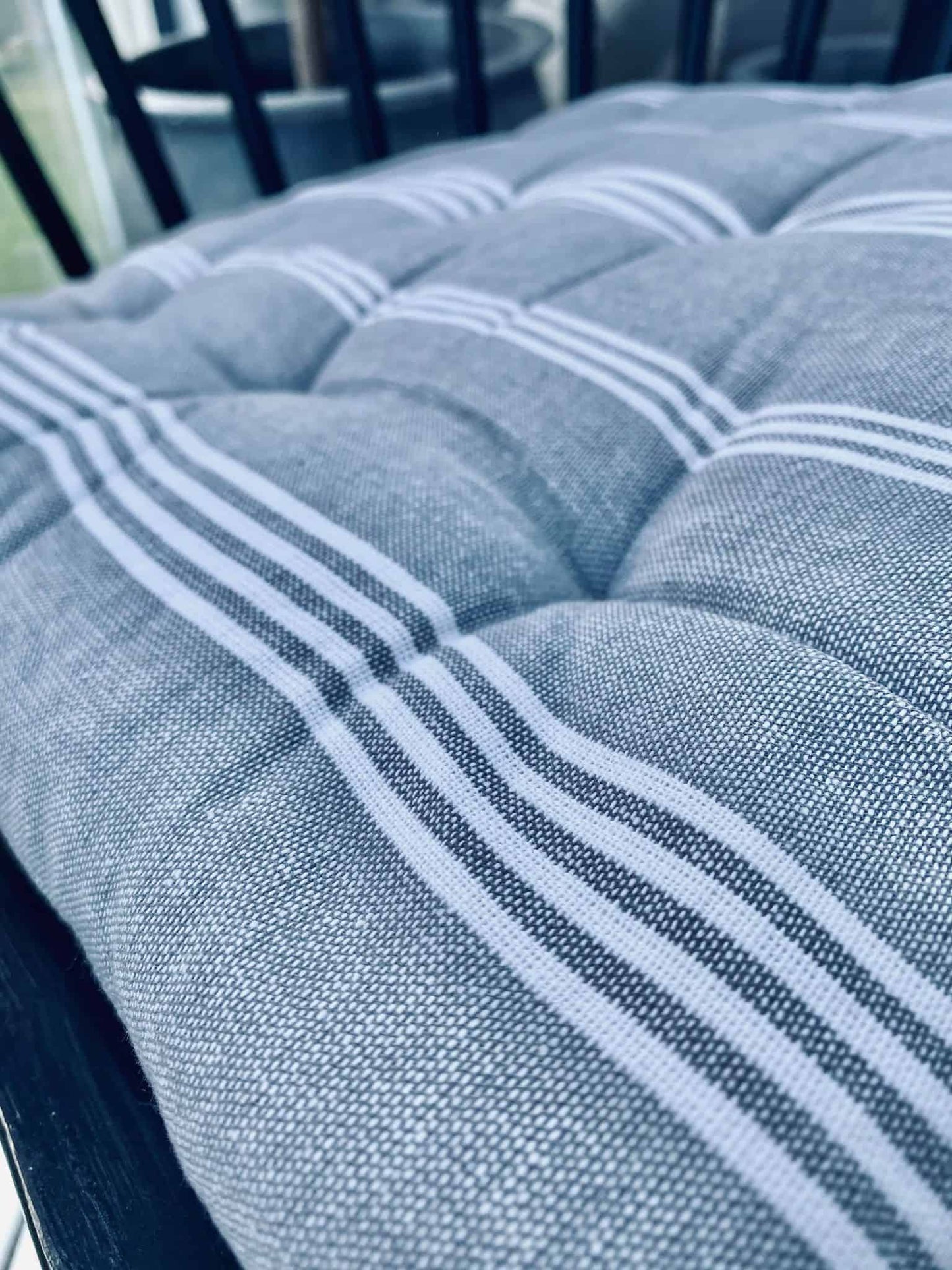 Futon hynde – Blå med hvide striber - 40×40 - VIAMAJA.DK