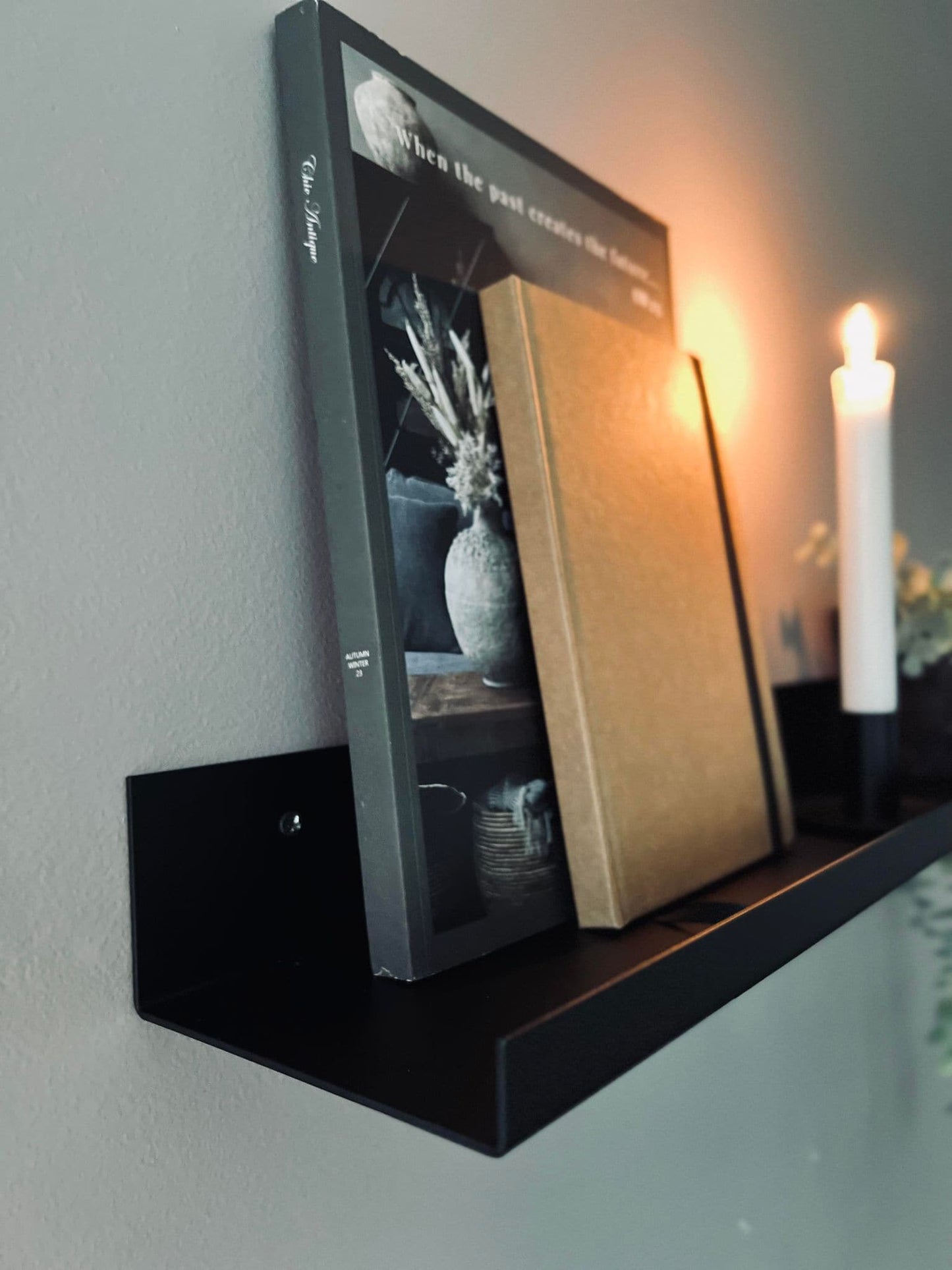 Gallerihylde i sort metal - VIAMAJA.DK