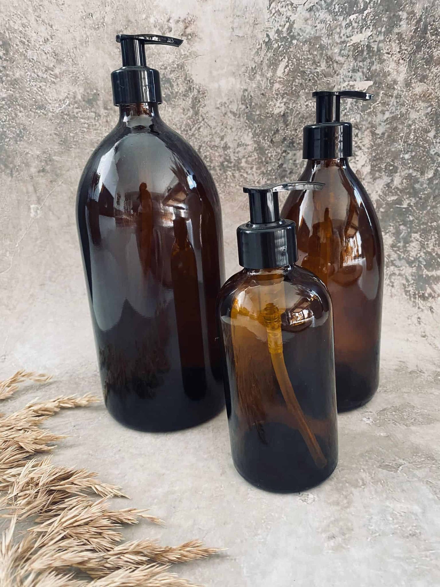 Genbrugsflaske med pumpe – 250 ml – Brunt glas - VIAMAJA.DK