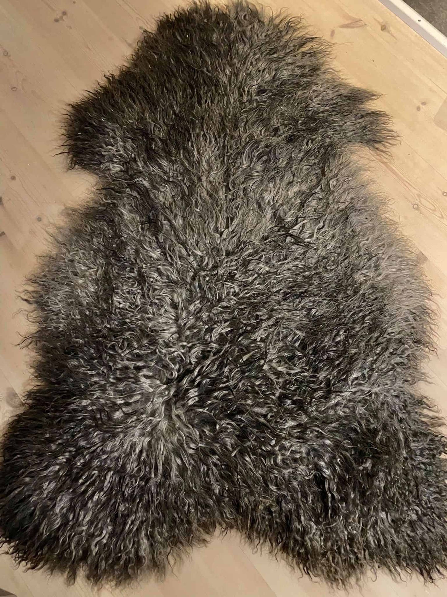 Gigantisk Gotlandsk lammeskind // 150cm! - 2.Sortering - VIAMAJA.DK