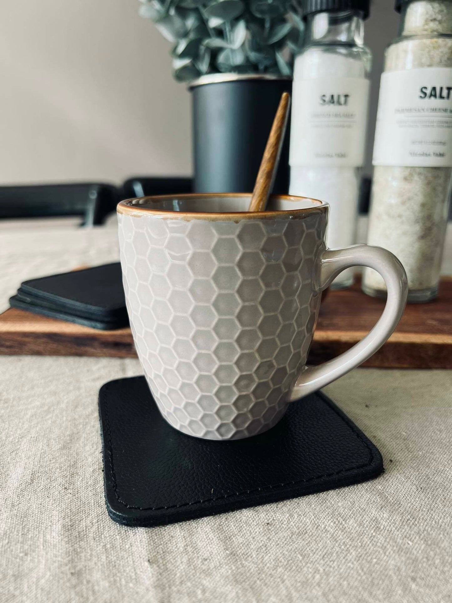Glasbrik / Coaster - 4 stk Sort bøffellæder - VIAMAJA.DK