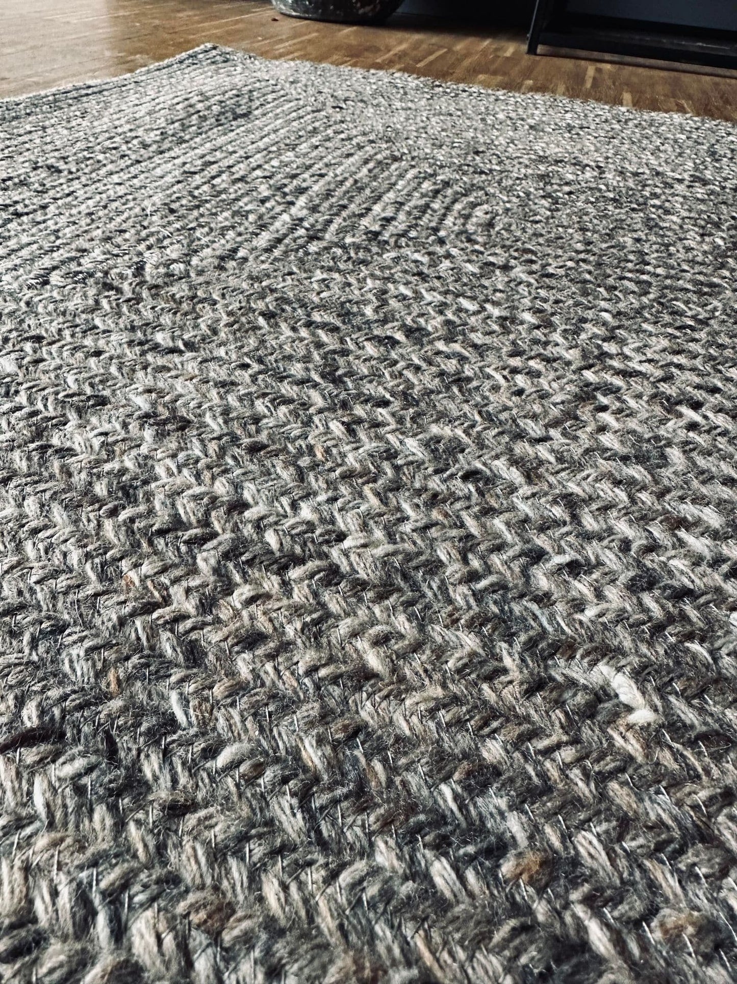 Gulvtæppe Beige – Godkendt til inde og ude - VIAMAJA.DK