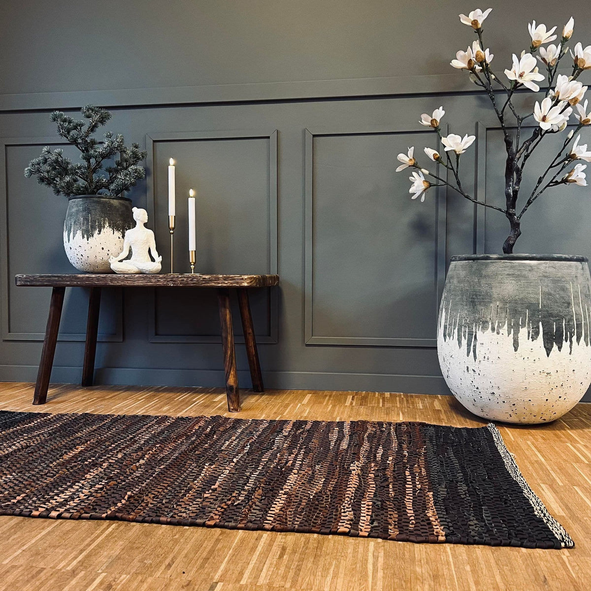 Gulvtæppe i flettet læder - Brun mix 70x140cm - VIAMAJA.DK