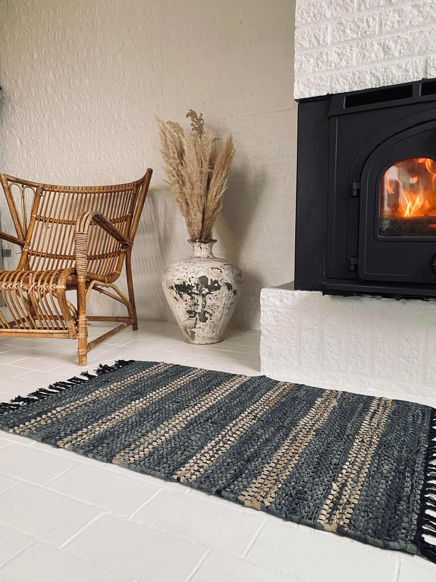 Gulvtæppe i flettet skind - 70x140cm - VIAMAJA.DK