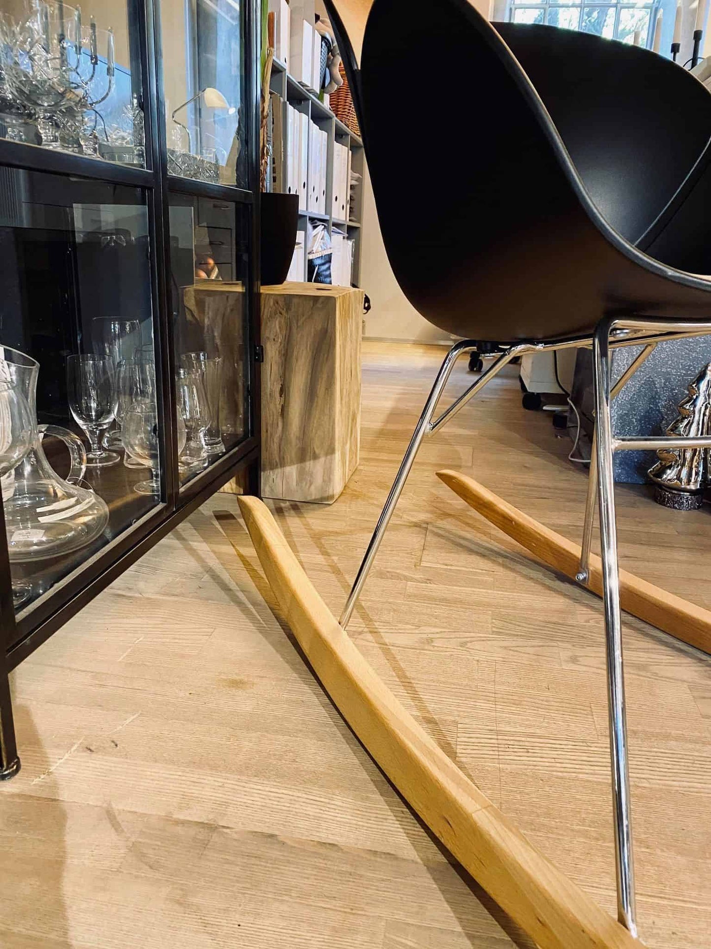 Gyngestol - Sort // TILBUD - VIAMAJA.DK