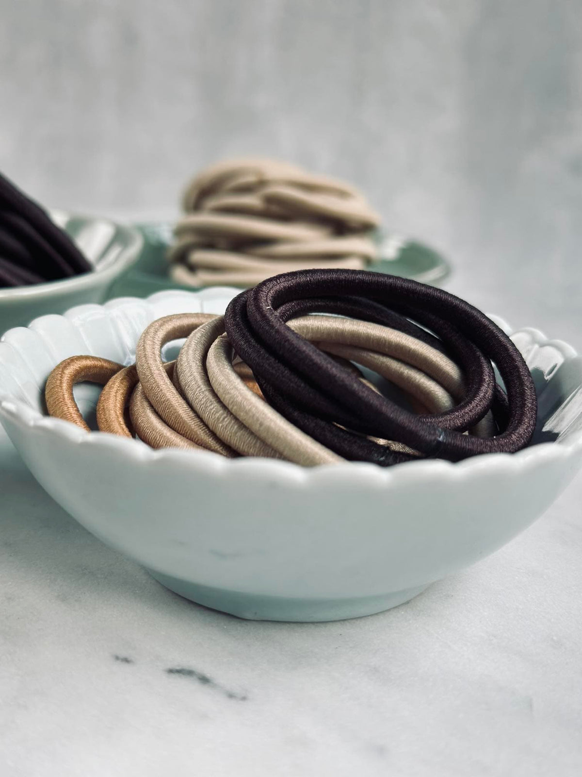 Hårelastikker bundt med 84 stk i brune nuancer - VIAMAJA.DK