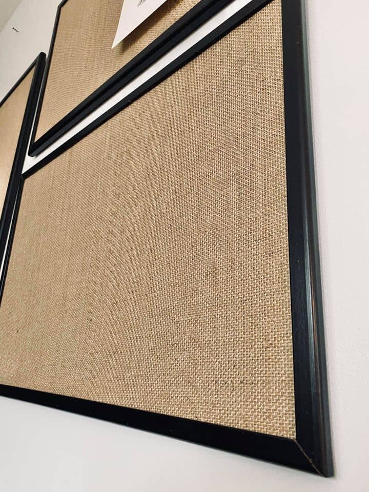 Hessian opslagstavle m. Sort Træramme – 60x40 - VIAMAJA.DK