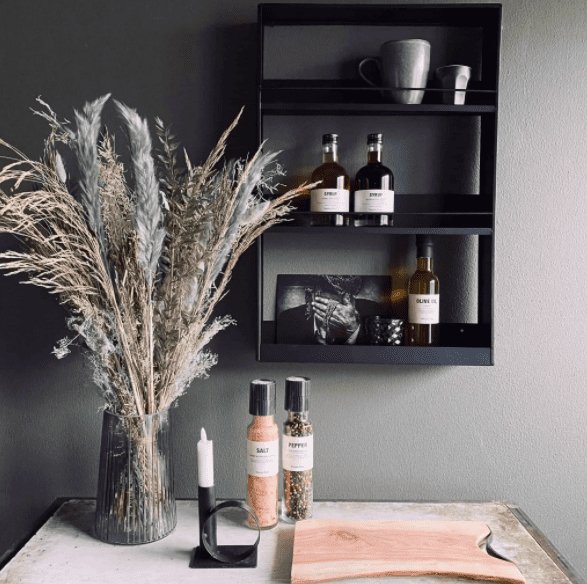 Hylde i sort metal – Deluxe - 2. Sortering - VIAMAJA.DK