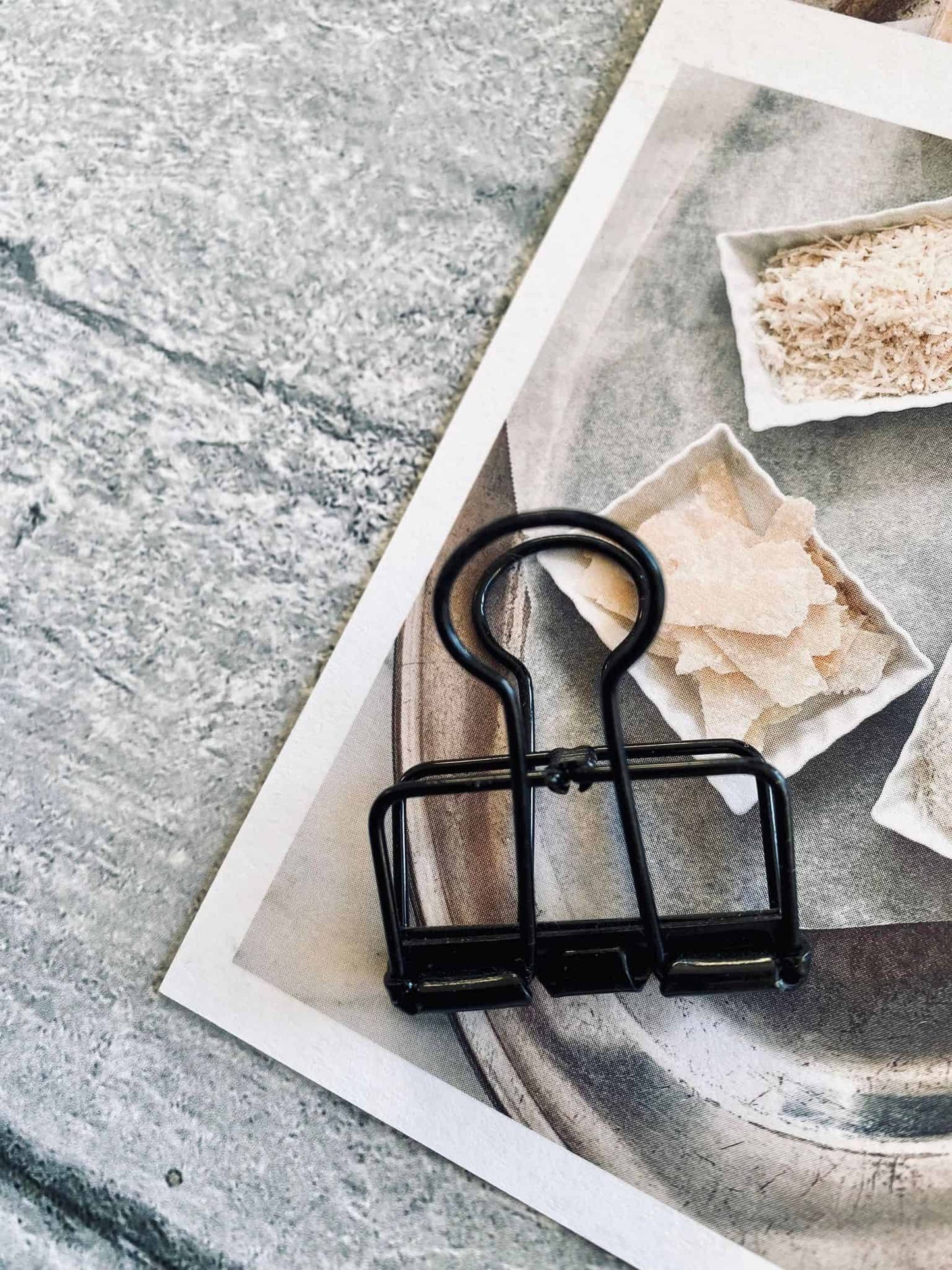 Klips i sort metal - Lille - VIAMAJA.DK