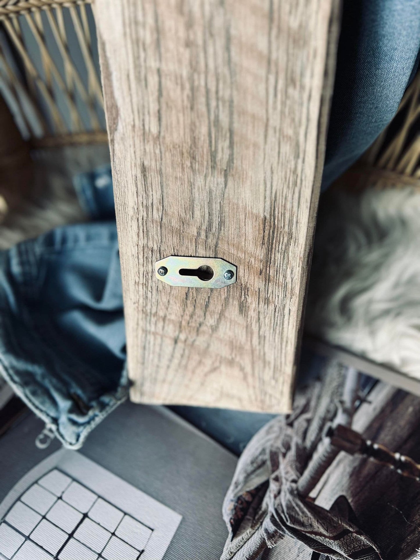 Knagerække med 4 knage - massiv træ - VIAMAJA.DK