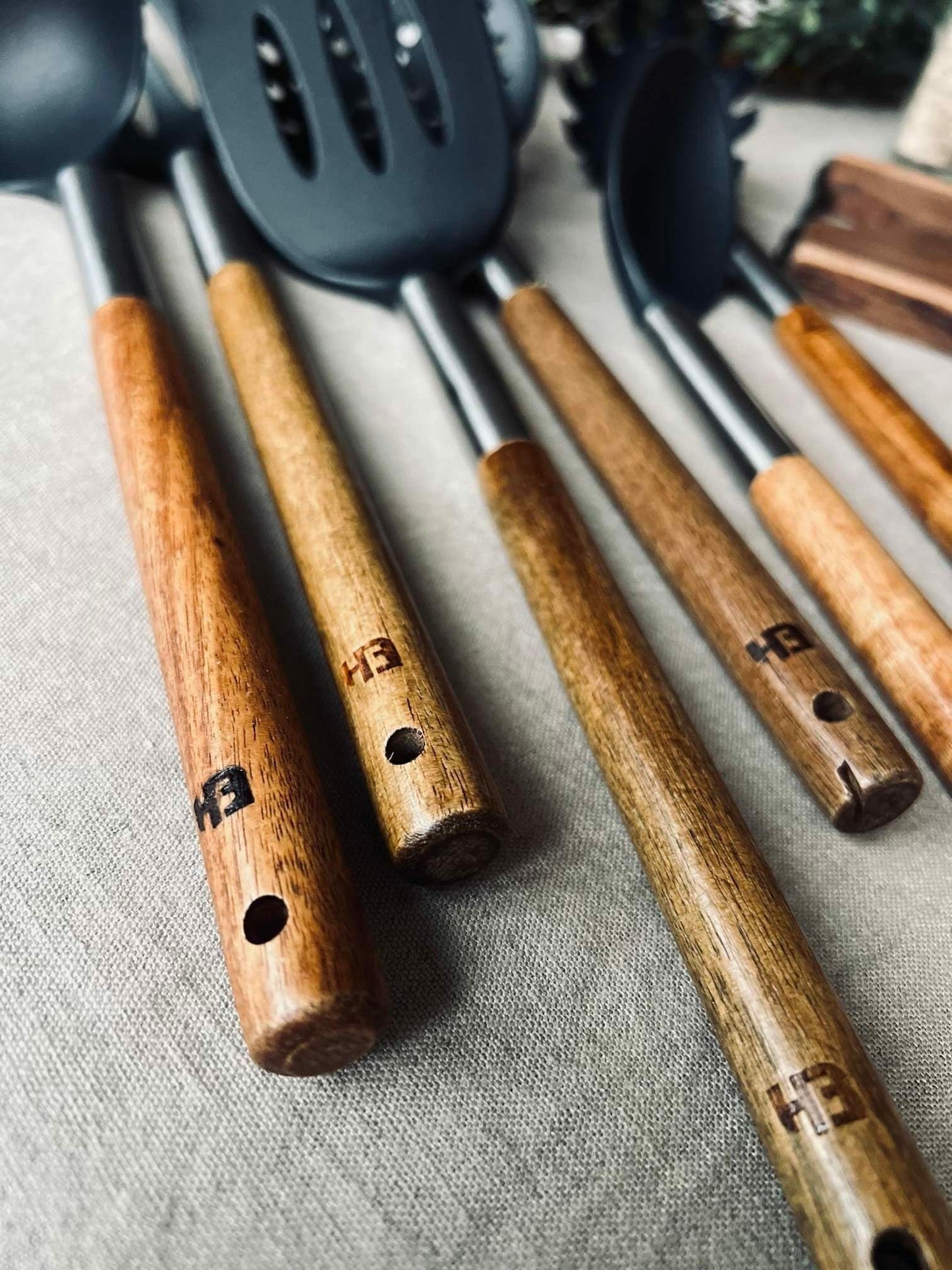 Køkkenredskaber ink dåse - 7 dele - VIAMAJA.DK